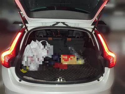 Volvo V60 2017, 77600 км, за 99614.04 CNY - фото 16