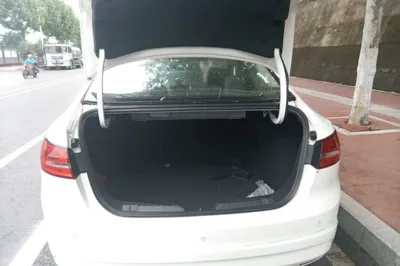 Ford Escort 2017, 89200 км, за 37082.92 CNY - фото 16