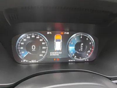 Volvo XC60 2020, 81300 км, за 133335.37 CNY - фото 8