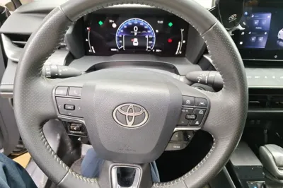 Toyota Camry 2024, 14000 км, за 127450.63 CNY - фото 7