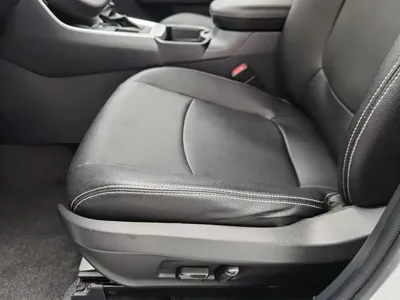 Toyota RAV4 2023, 37900 км, за 96700 CNY - фото 20