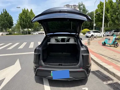 Tesla Model Y 2025, 42000 км, за 206800 CNY
