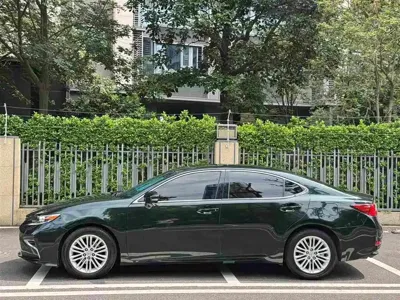 Lexus ES 2017, 150000 км, за 86800 CNY