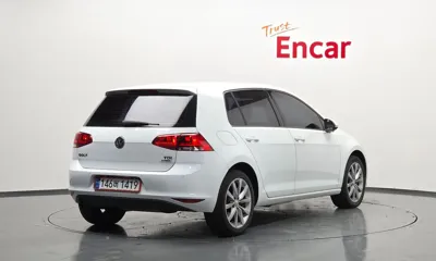 Volkswagen Golf 2015, 110708 км, за 7900000 KRW
