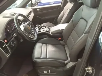 Porsche Cayenne Hybrid 2021, 93699 км, за 315300 CNY - фото 22