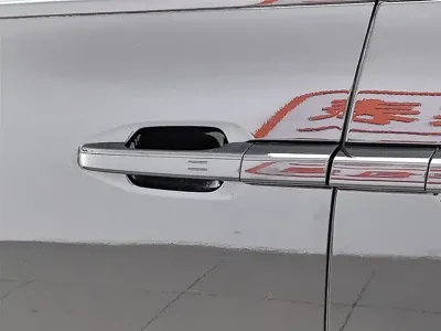 GAC Motor 传祺E8 PHEV 2024, 36500 км, за 134800 CNY - фото 18