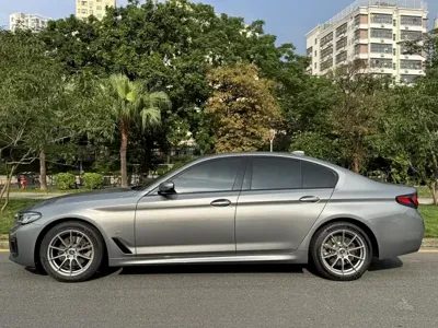 BMW 5 Series (Import) 2023, 60000 км, за 189300 CNY