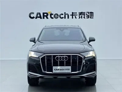 Audi Q7 2023, 52900 км, за 393800 CNY