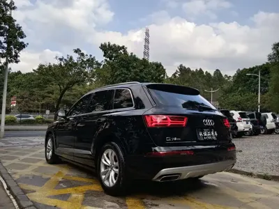 Audi Q7 2019, 120000 км, за 178000 CNY