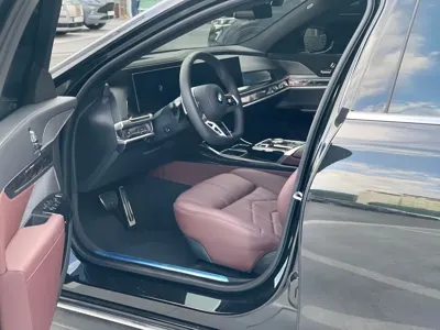 BMW 7-Series 2025, 5000 км, за 153000000 KRW - фото 8