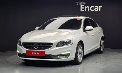 Volvo S60 · 2015 год