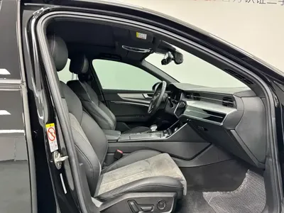 Audi A6L 2021, 36000 км, за 209800 CNY - фото 9