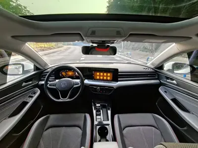 Volkswagen Lamando 2023, 70000 км, за 78800 CNY - фото 6