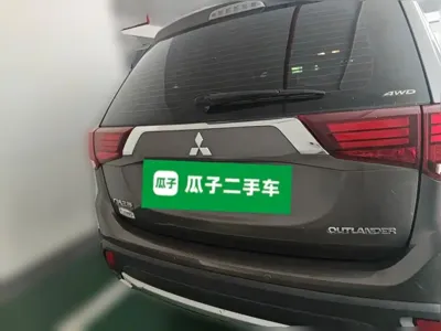 Mitsubishi Outlander 2016, 73700 км, за 43500 CNY