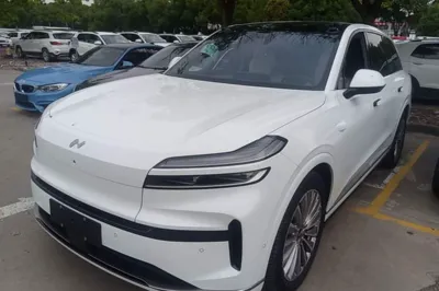 ONVO Luxeed L90 · 2025 год