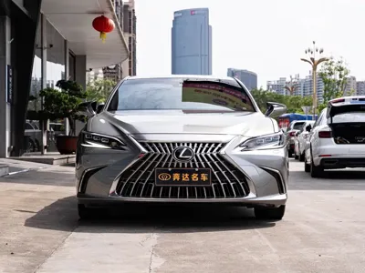 Lexus ES 2024, 52000 км, за 202600 CNY