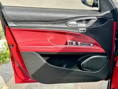 Alfa Romeo Stelvio 2017, 83000 км, за 95000 CNY - фото 12