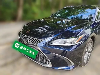 Lexus ES · 2021 год