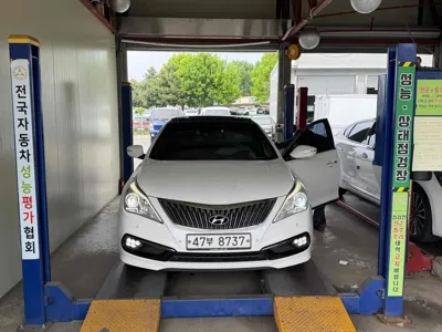 Hyundai Grandeur · 2015 год