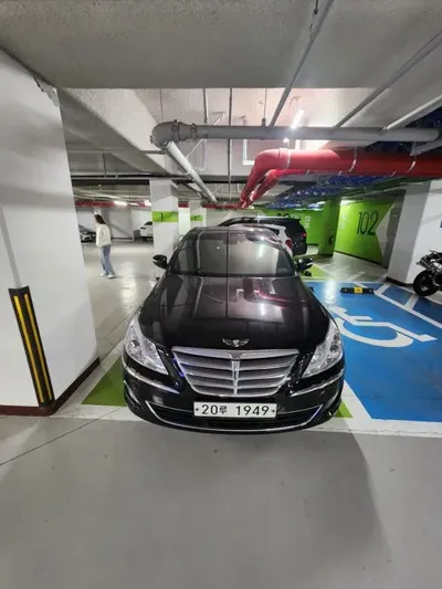 Hyundai Genesis 2012, 125000 км, за 6900000 KRW