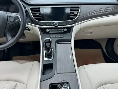 Buick LaCrosse 2023, 43400 км, за 123600 CNY