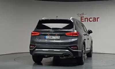 Hyundai Santafe 2020, 54064 км, за 20190000 KRW