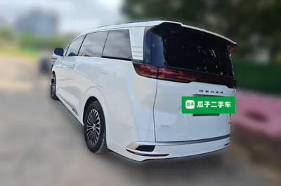 Denza D9 2022, 69700 км, за 217548.61 CNY