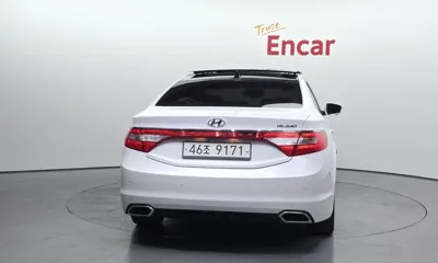 Hyundai Grandeur 2015, 132060 км, за 7000000 KRW