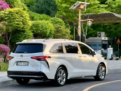 Toyota Sienna 2022, 17995 км, за 48900000 KRW