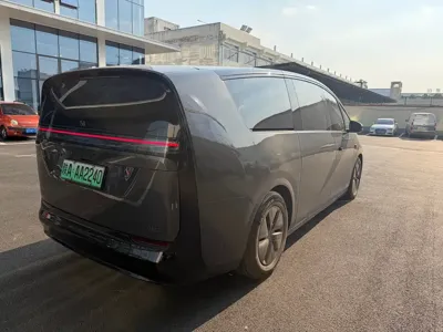 Li Auto Li MEGA 2025, 12000 км, за 410000 CNY - фото 6
