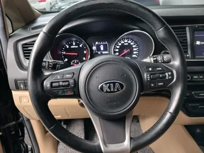 Kia Canival 2016, 95252 км, за 13500000 KRW - фото 11