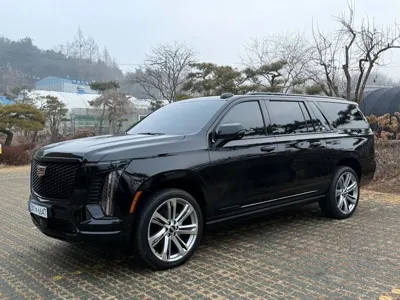 Cadillac Escalade · 2025 год