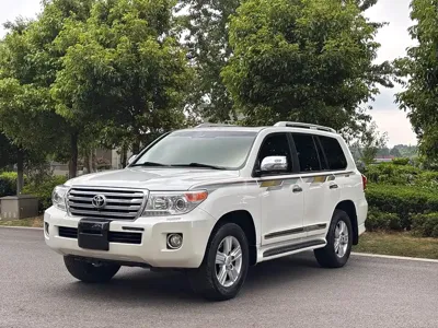Toyota Land Cruiser · 2015 год