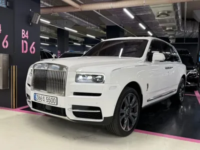 Rolls-Royce Cullinan · 2022 год