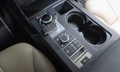 Land Rover Discovery 2018, 125626 км, за 99990000 KRW - фото 9