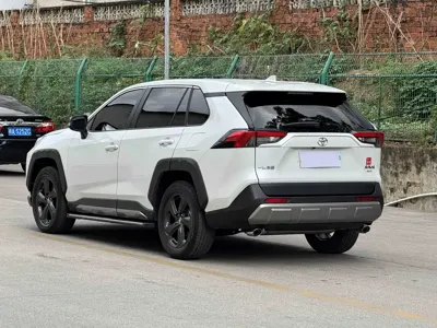 Toyota RAV4 2023, 43000 км, за 109800 CNY