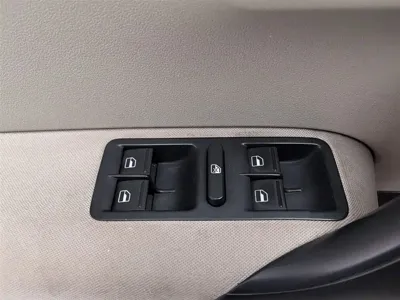 Volkswagen Polo 2012, 68300 км, за 18900 CNY - фото 9