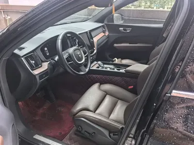 Volvo XC60 2024, 19000 км, за 183000 CNY