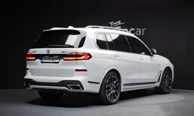 BMW X7 2025, 7319 км, за 888880000 KRW - фото 2