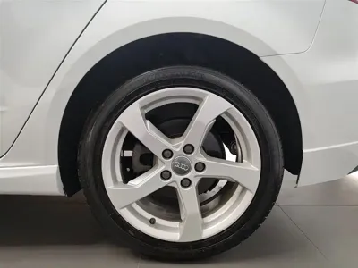 Audi A3 2020, 81000 км, за 73800 CNY - фото 21