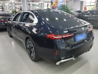 BMW 5 Series 2024, 31600 км, за 332684.45 CNY - фото 4