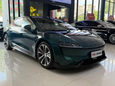 智界 Zhijie S7 2025, 5000 км, за 178000 CNY