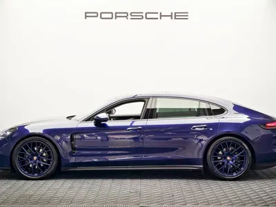 Porsche Panamera 2022, 27000 км, за 639800 CNY