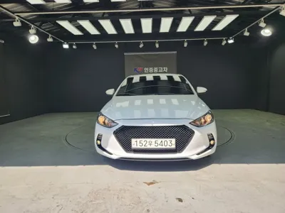 Hyundai Avante · 2017 год