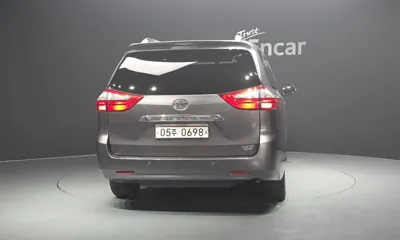 Toyota Sienna 2016, 65404 км, за 19900000 KRW