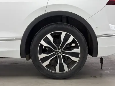 Volkswagen Tiguan L 2023, 18100 км, за 125800 CNY - фото 18