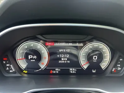 Audi Q3 2026, 70 км, за 49900000 KRW - фото 16