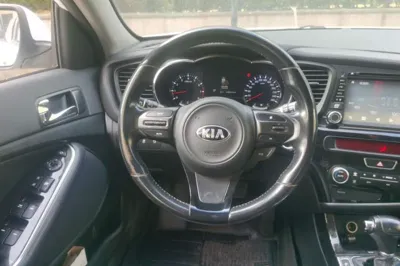 Kia K5 2014, 146200 км, за 35667.05 CNY