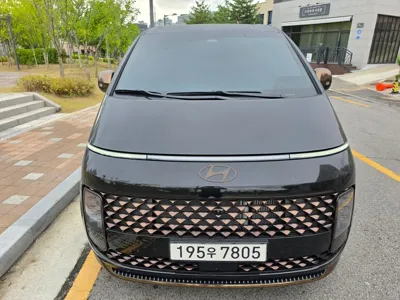 Hyundai Staria · 2025 год