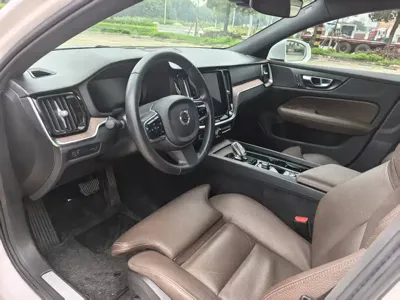 Volvo S60 2022, 80000 км, за 93000 CNY - фото 4